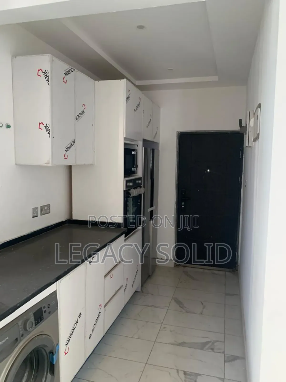 3bdrm Apartment in Legacy Solid Real for rent