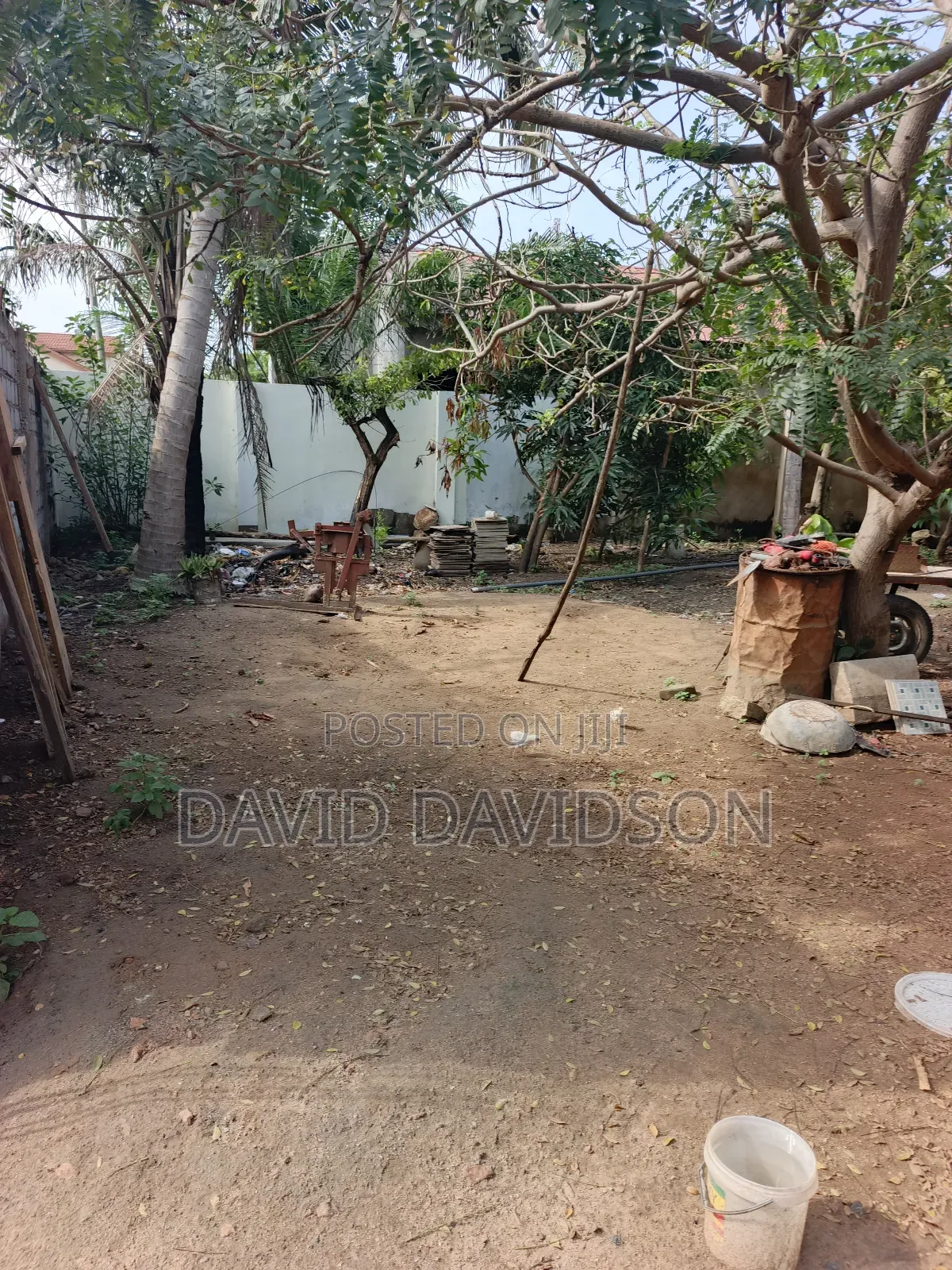 4 Units of 2 Bedroom Apartment With a Plot of Land