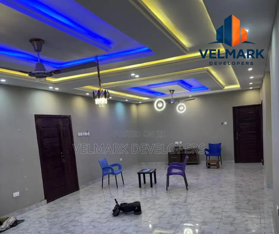 5bdrm House in Adade, Kasoa for sale
