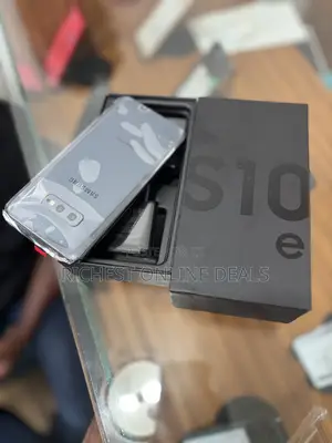 New Samsung Galaxy S10e 128 GB Black