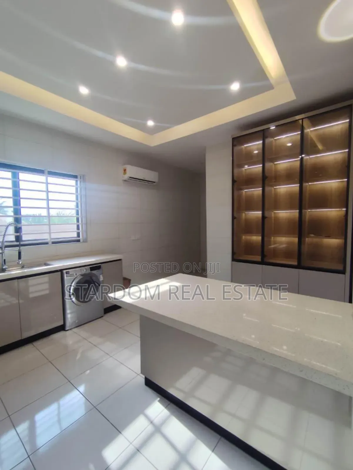 6bdrm Duplex in American House, East Legon for rent