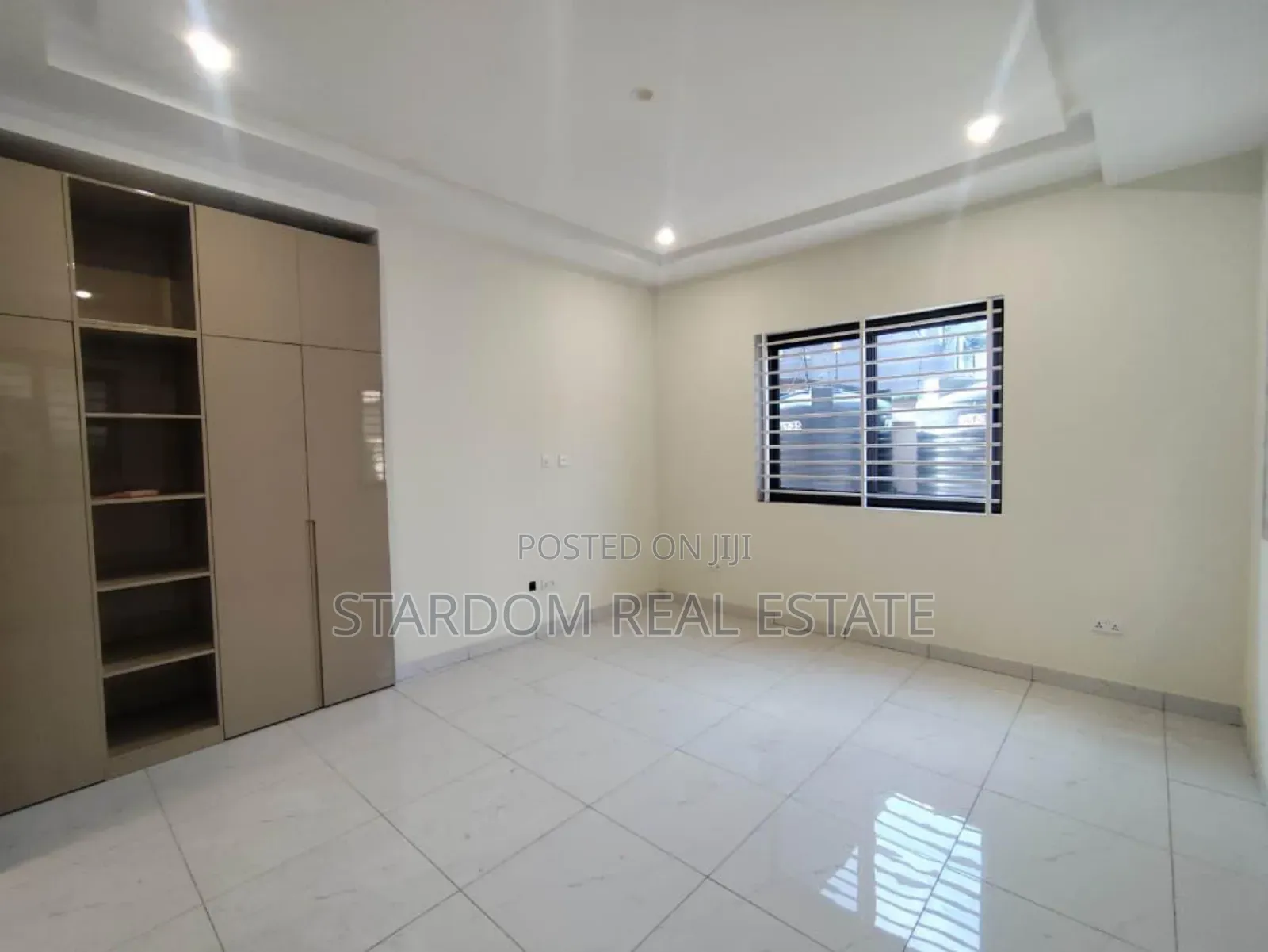 6bdrm Duplex in American House, East Legon for rent