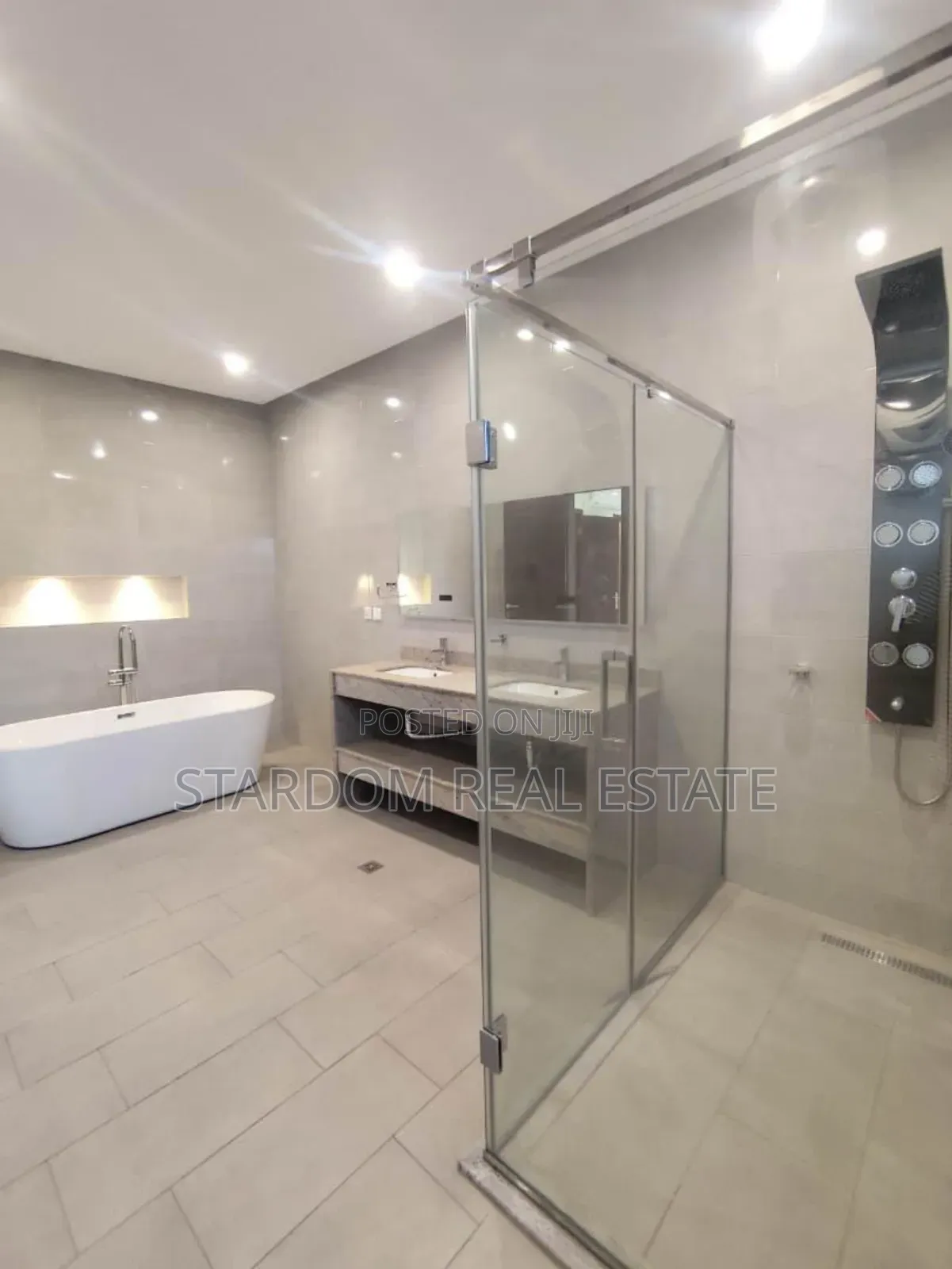 6bdrm Duplex in American House, East Legon for rent