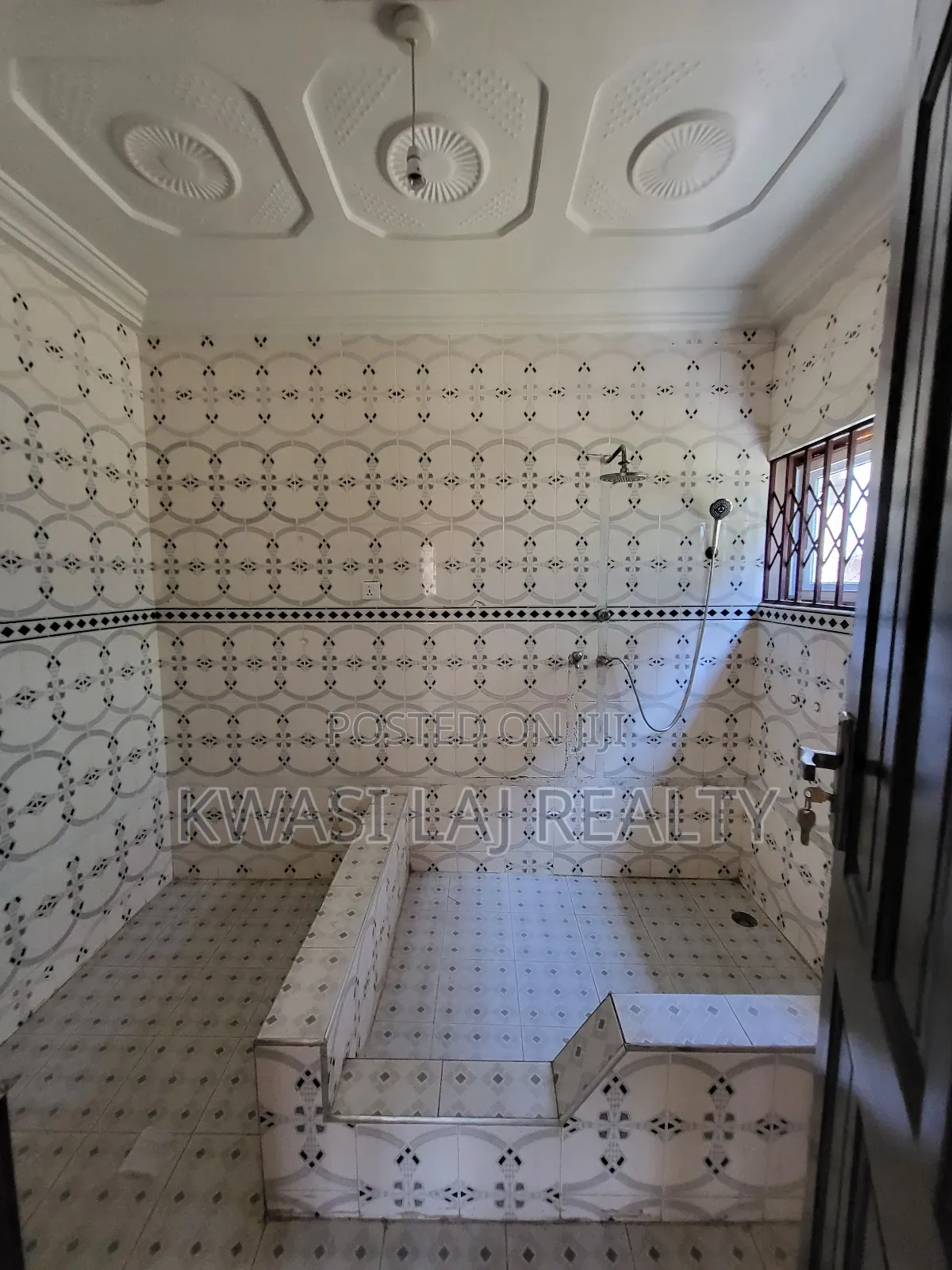 4bdrm House in Broadcasting, Weija for rent