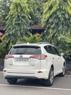 2019 Toyota Rav 4 Platinum Available for Rent