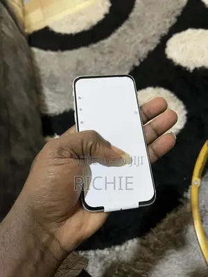 New Apple iPhone SE (2020) 64 GB White