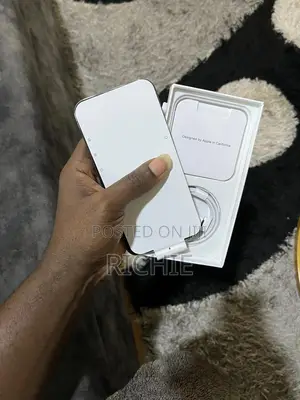 New Apple iPhone SE (2020) 64 GB White