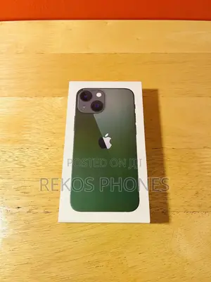 New Apple iPhone 13 256 GB Green