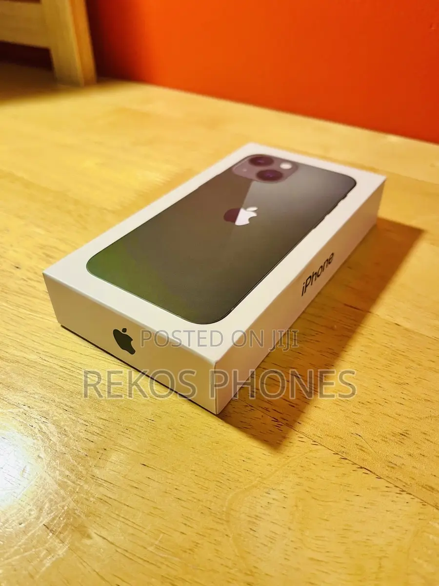 New Apple iPhone 13 256 GB Green