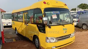 Hyundai County 2016 Yellow