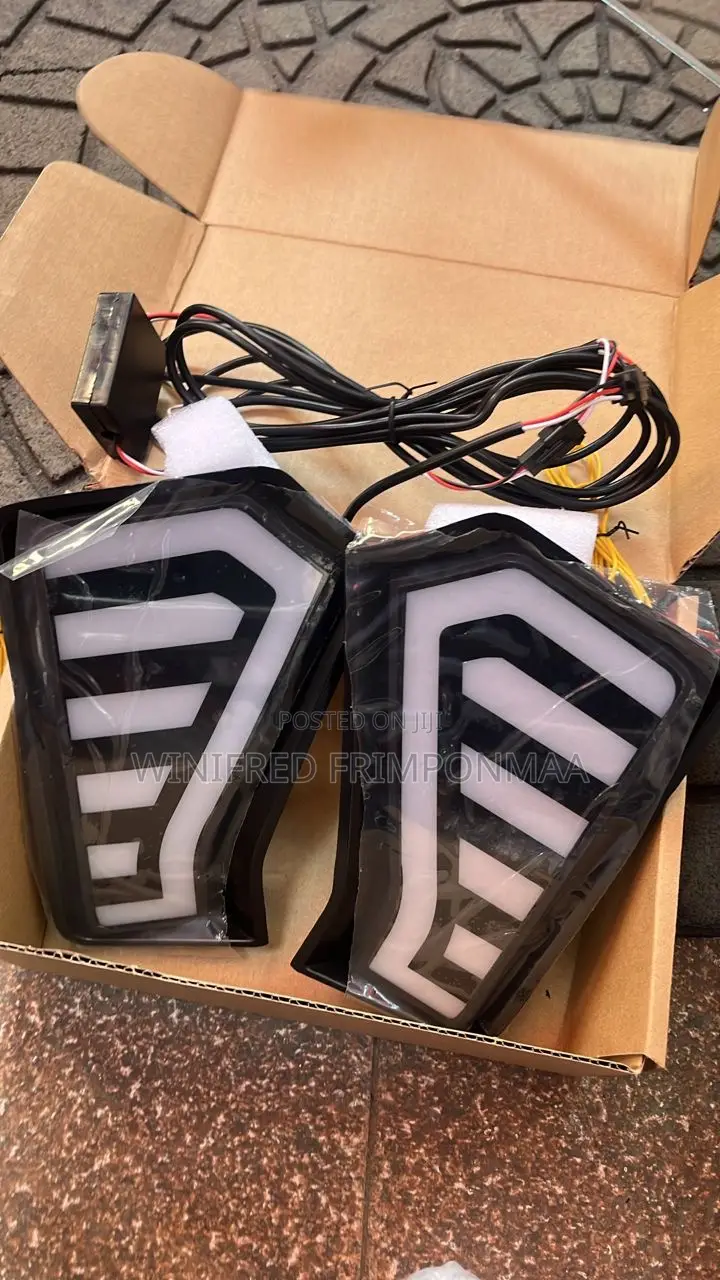 Toyota Tacoma 2024 Front Bumper Reflector Led