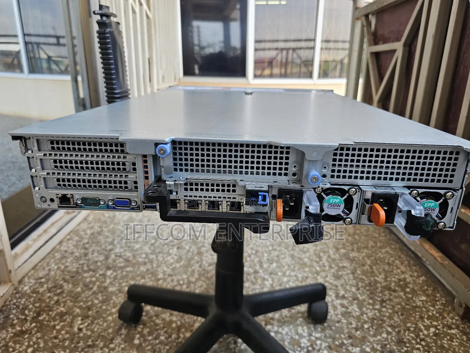 Server Dell PowerEdge R740 32GB Intel Xeon HDD 2T