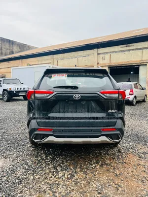 Toyota RAV4 LE 2022 Black