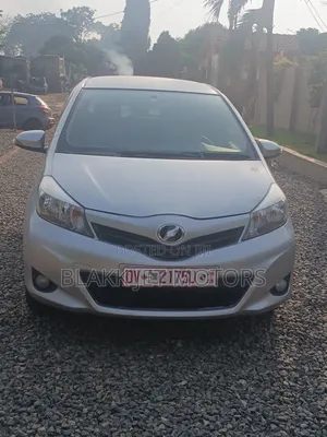 Toyota Vitz 1.3 AWD 5dr 2014 Silver