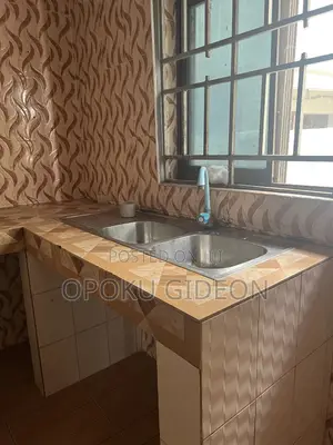 1bdrm Room & Parlour in Pentecost Junction for rent