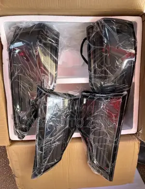 Highlander 2018-20 Spec Tail Light With Boot Light Complete