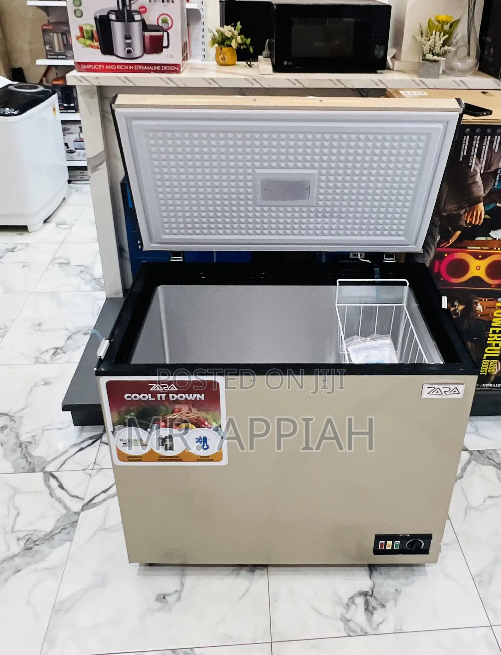 Zara-300flg Single Door Freezer With Lock Key(238l)Gold 