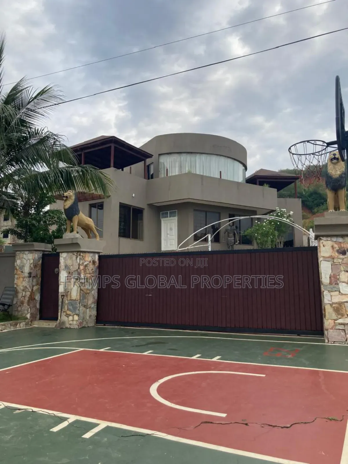 5bdrm House in Weija for sale