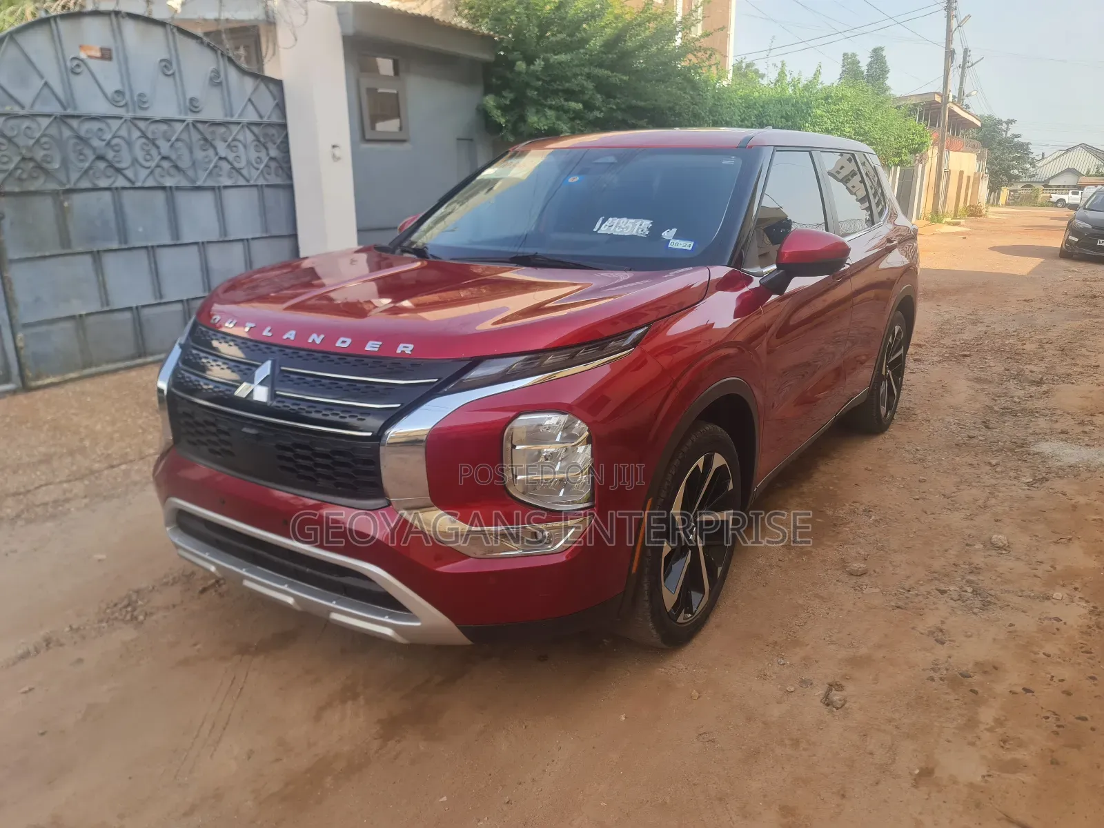 Mitsubishi Outlander SEL Launch Edition 2022 Red