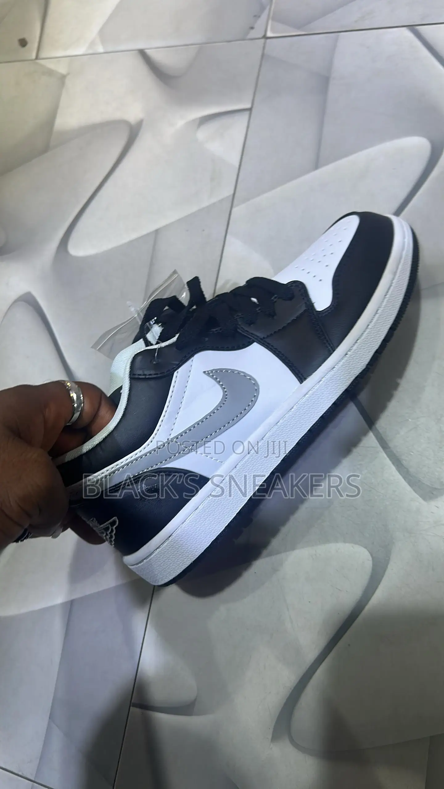 Black’S Sneakers