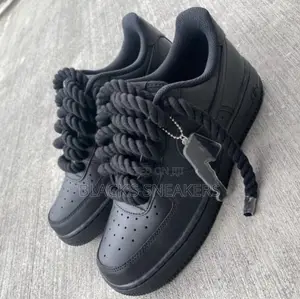 Black’S Sneakers