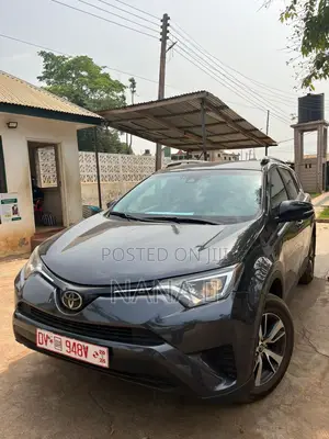 Toyota RAV4 XLE 4dr SUV AWD (2.5L 4cyl 6A) 2018 Black