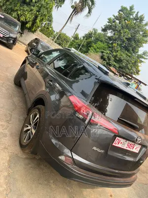 Toyota RAV4 XLE 4dr SUV AWD (2.5L 4cyl 6A) 2018 Black
