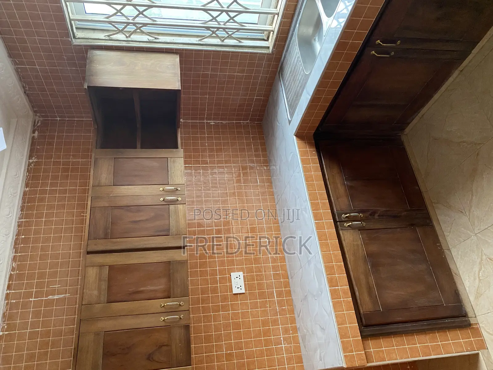 2bdrm Apartment in Eshiam Road Inchaban, Takoradi for rent