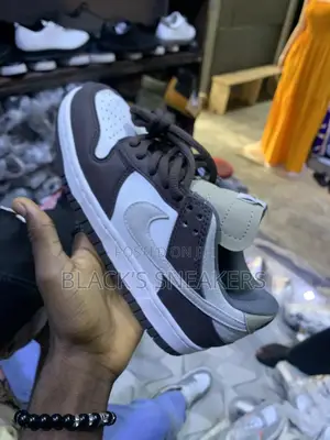 Black’S Sneakers