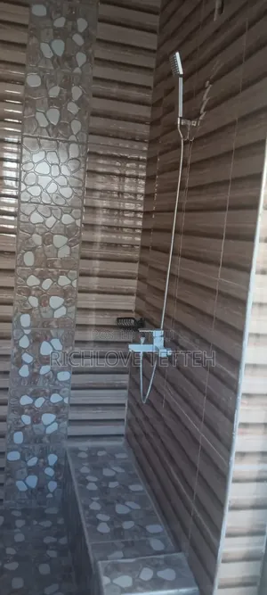 2bdrm Apartment in New Aplaku, Old Barrier for rent