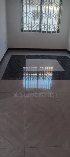 2bdrm Apartment in New Aplaku, Old Barrier for rent
