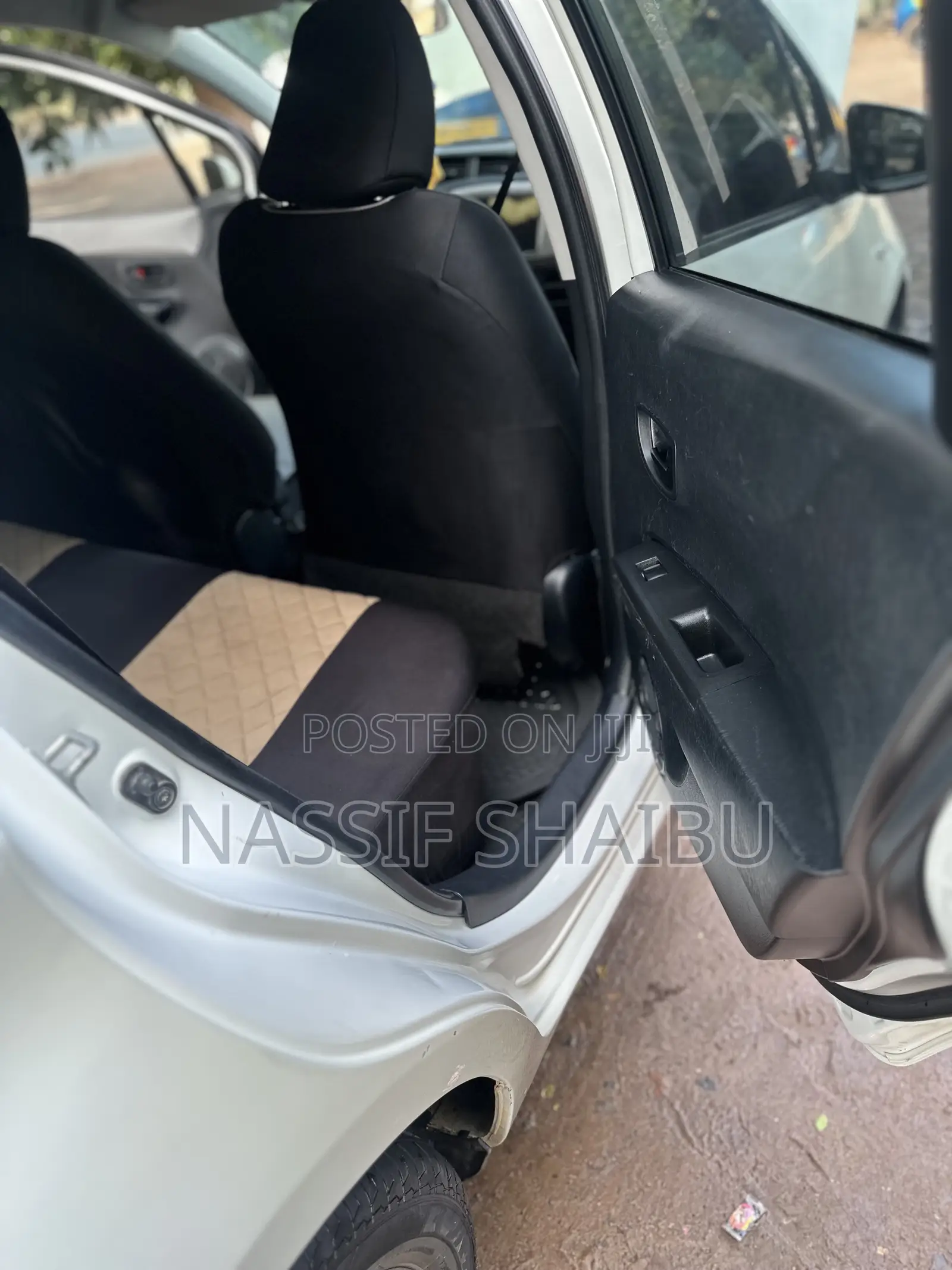 Toyota Yaris L Hatchback 5dr 2013 White