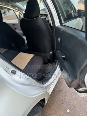 Toyota Yaris L Hatchback 5dr 2013 White