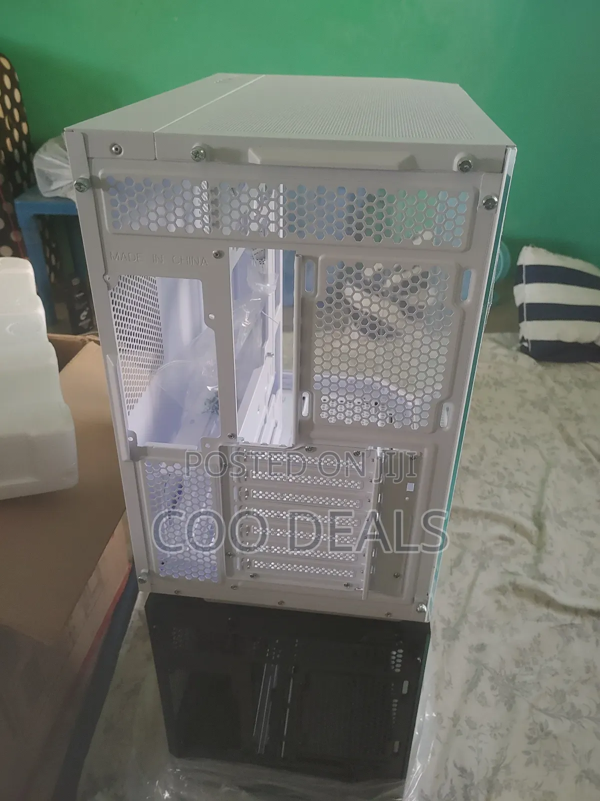 Acrylic Plexiglass Stylish Gaming PC Case 7 ARGB Fan + Remote