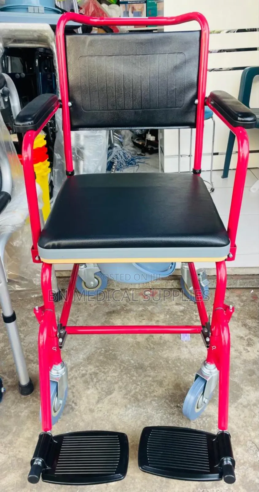 Commode Wheelchair With Wheel
