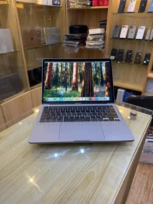 New Laptop Apple MacBook Pro 2020 8GB Intel Core i5 SSD 256GB