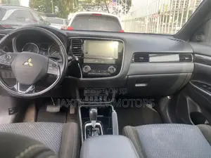 Mitsubishi Outlander 2.4 PHEV AWD 2018 White