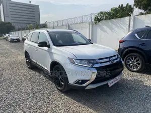Mitsubishi Outlander 2.4 PHEV AWD 2018 White