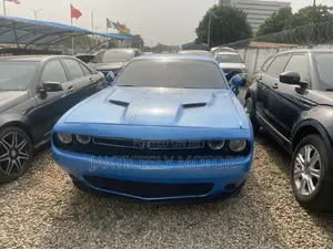 Dodge Challenger SXT RWD 2018 Blue