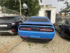 Dodge Challenger SXT RWD 2018 Blue