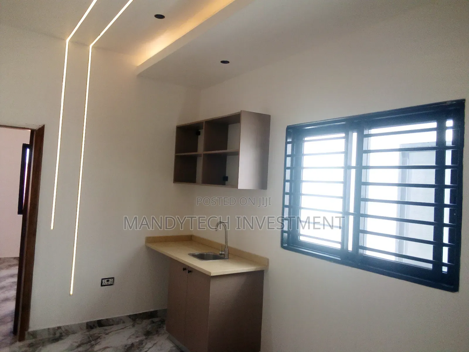 4bdrm House in Lake Side Estate for sale
