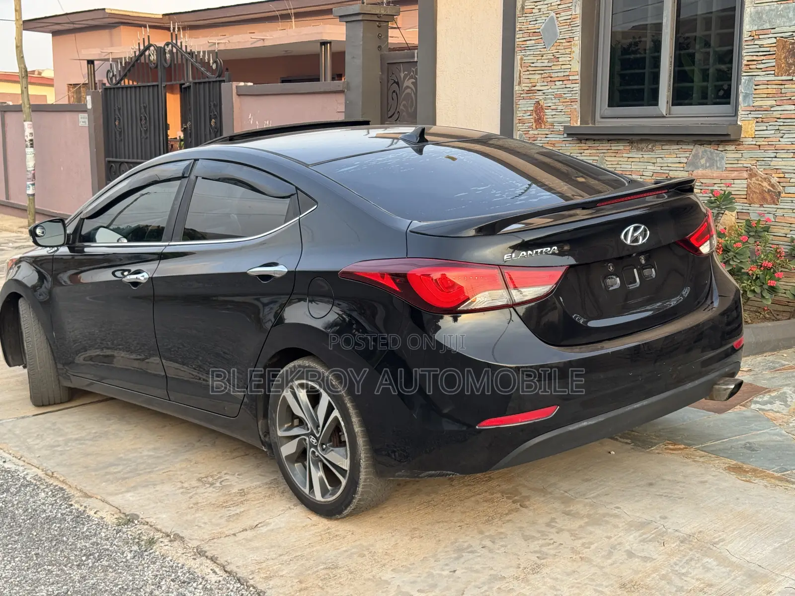 Hyundai Elantra Limited 4dr Sedan (1.8L 4cyl 6A) 2015 Black
