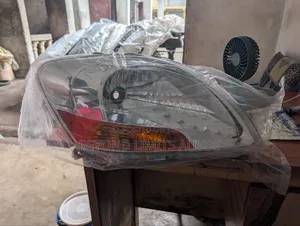 Toyota Yaris 2007,2008,2009,010 Headlight