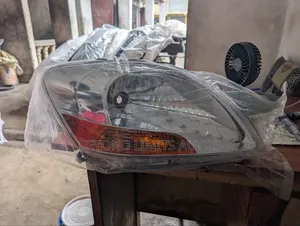 Toyota Yaris 2007,2008,2009,010 Headlight