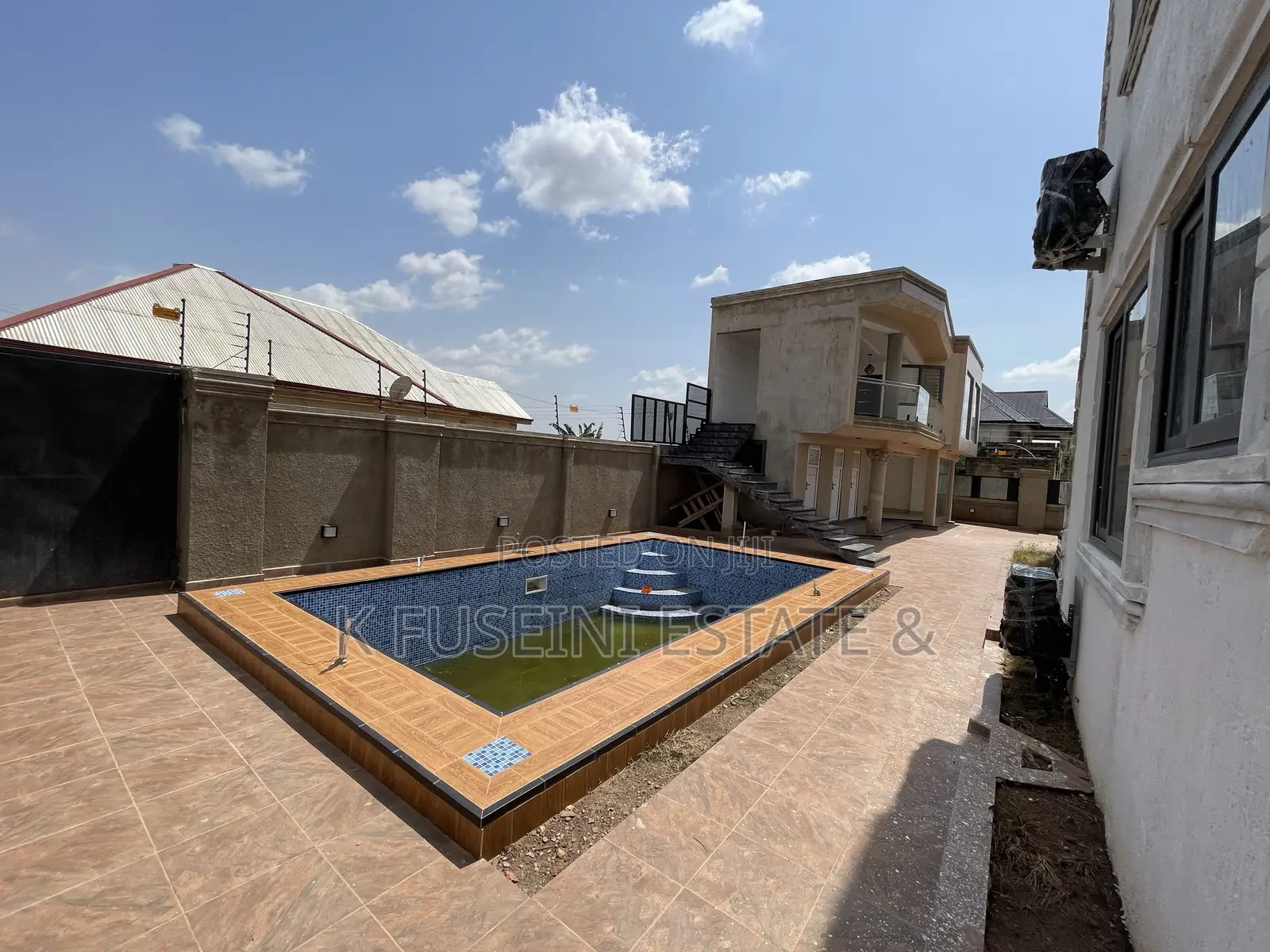 6bdrm Mansion in K Fuseini Estate, Kumasi Metropolitan for sale