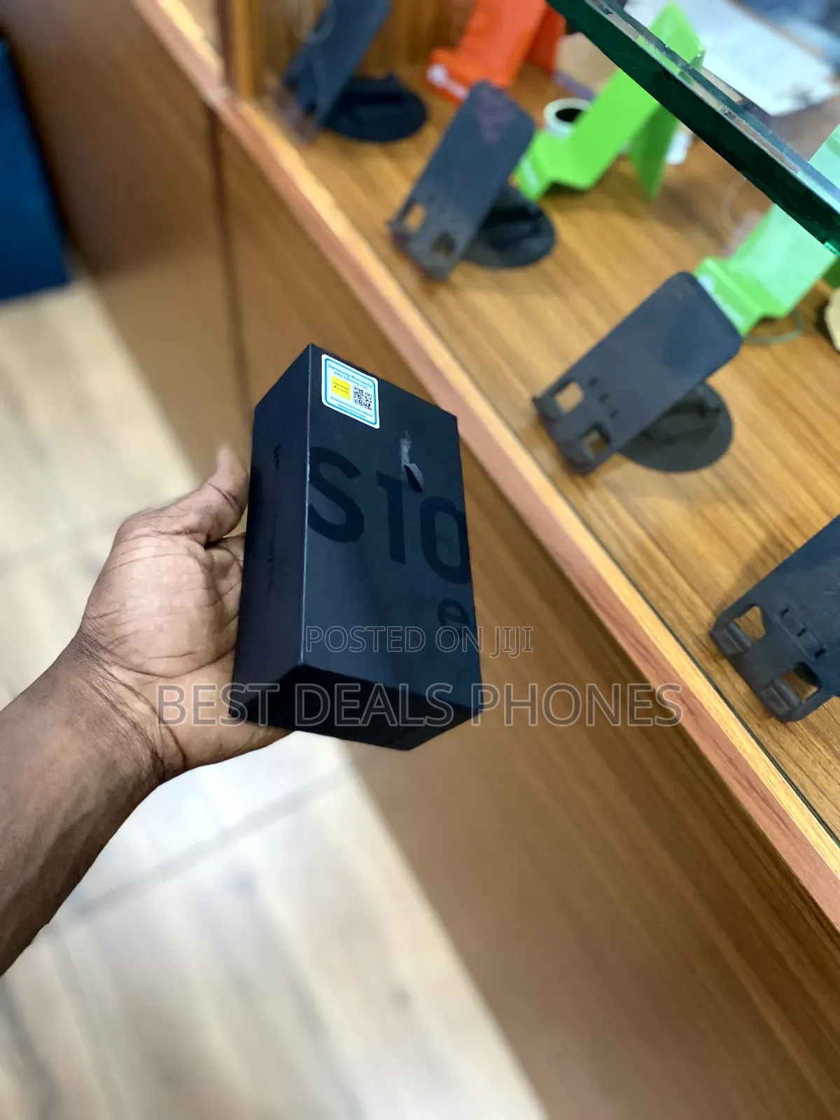 New Samsung Galaxy S10e 128 GB Blue