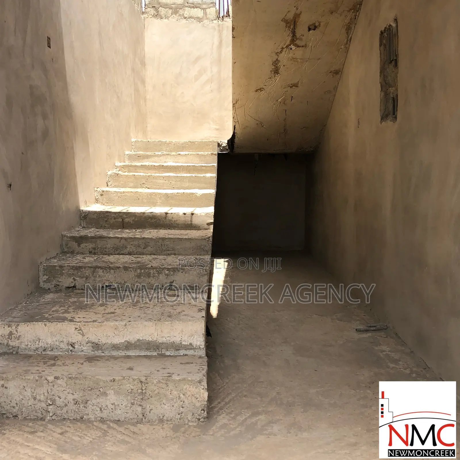 12bdrm Block of Flats in Adenta.Amrahia.Baron for sale