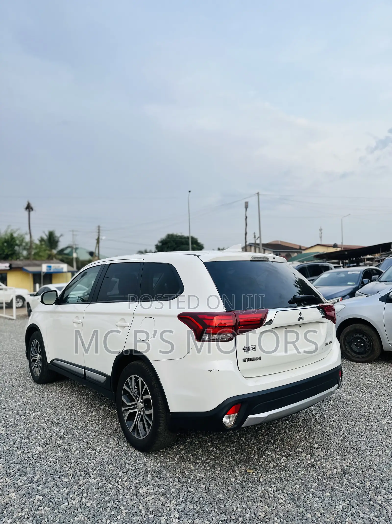 Mitsubishi Outlander 2018 White