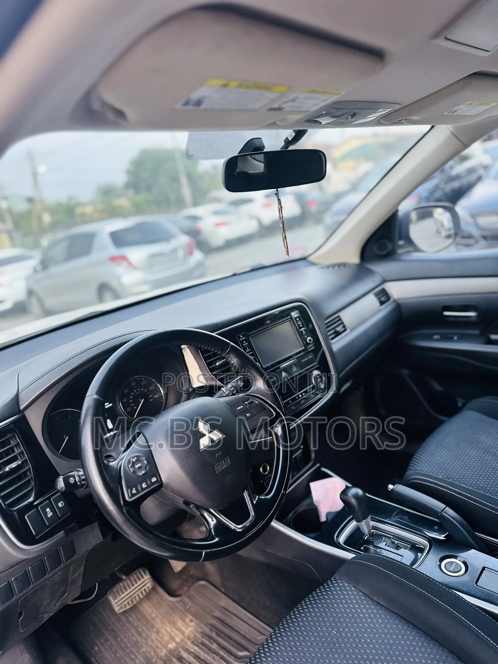 Mitsubishi Outlander 2018 White