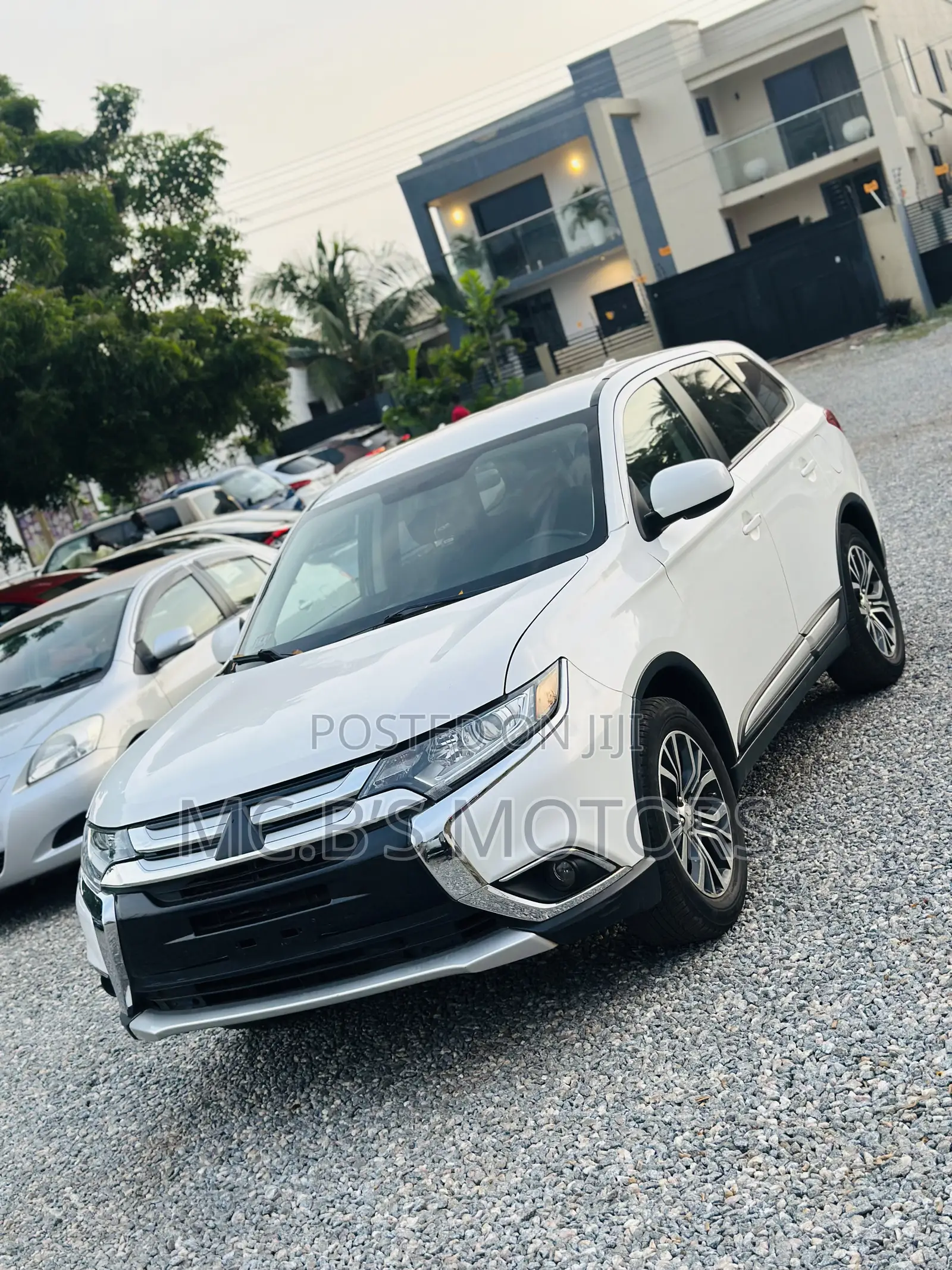 Mitsubishi Outlander 2018 White